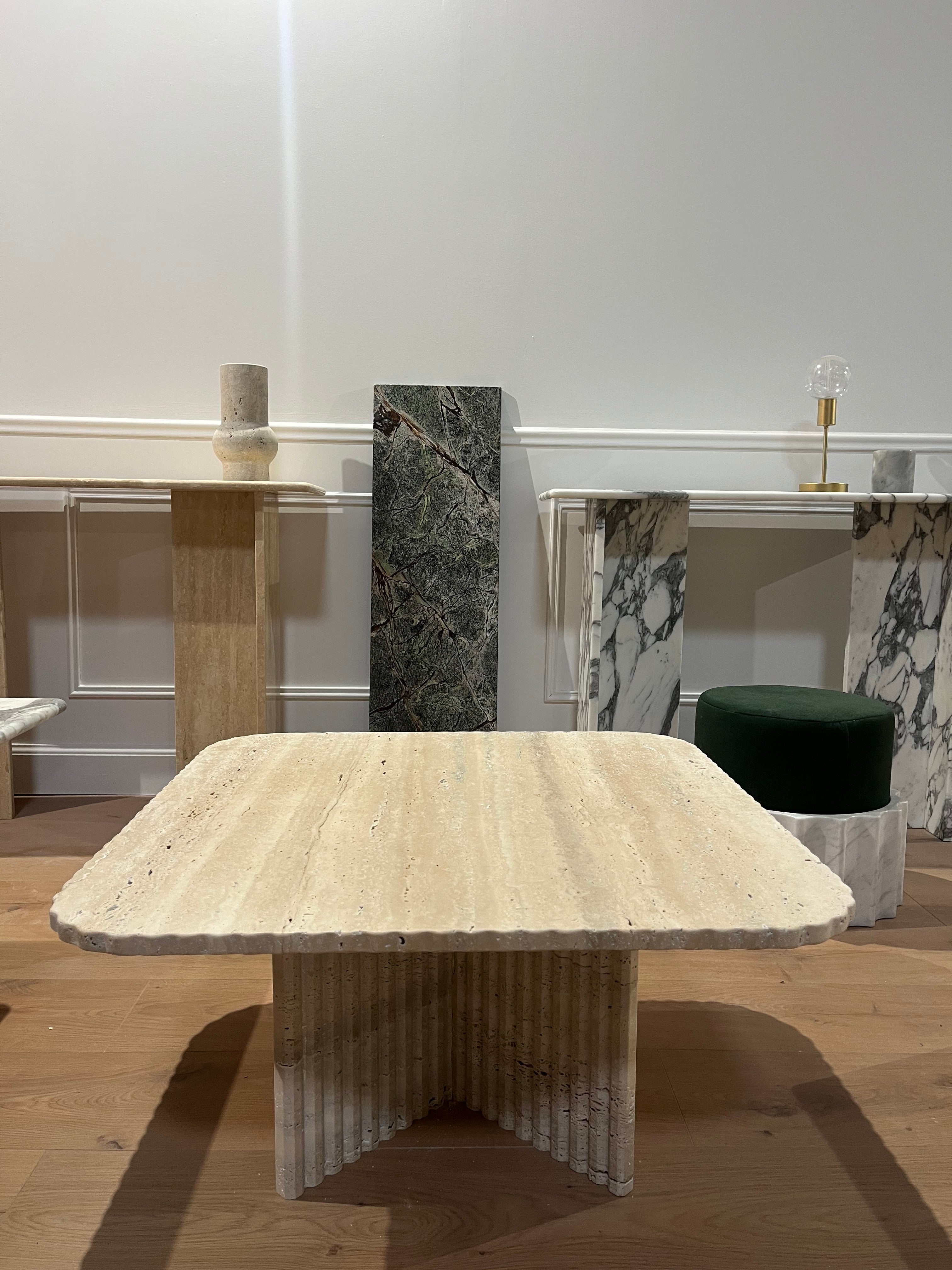 Table basse carrée en travertin strié - GIPSY HOME