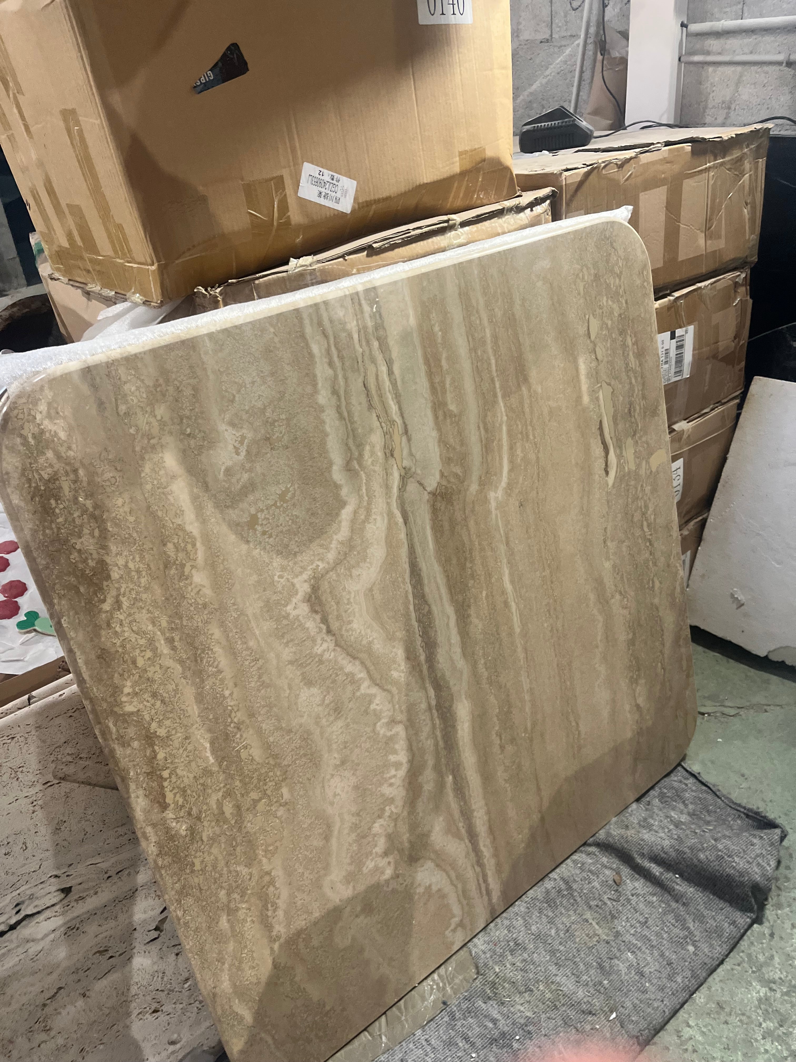 Table basse carrée 100% Travertin Romain (brut ou poli)
