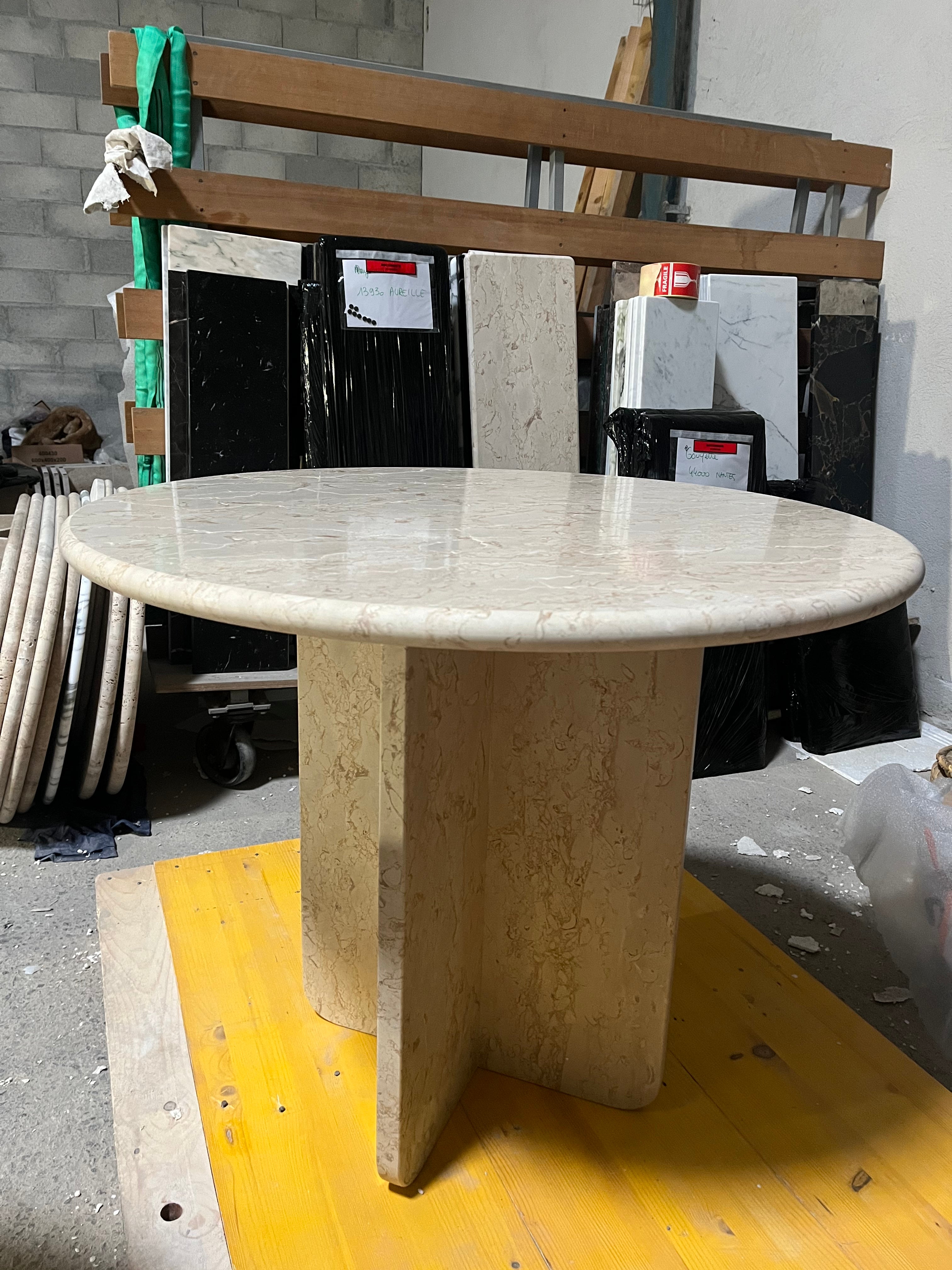Table à manger ronde 100% pierre de david - GIPSY HOME