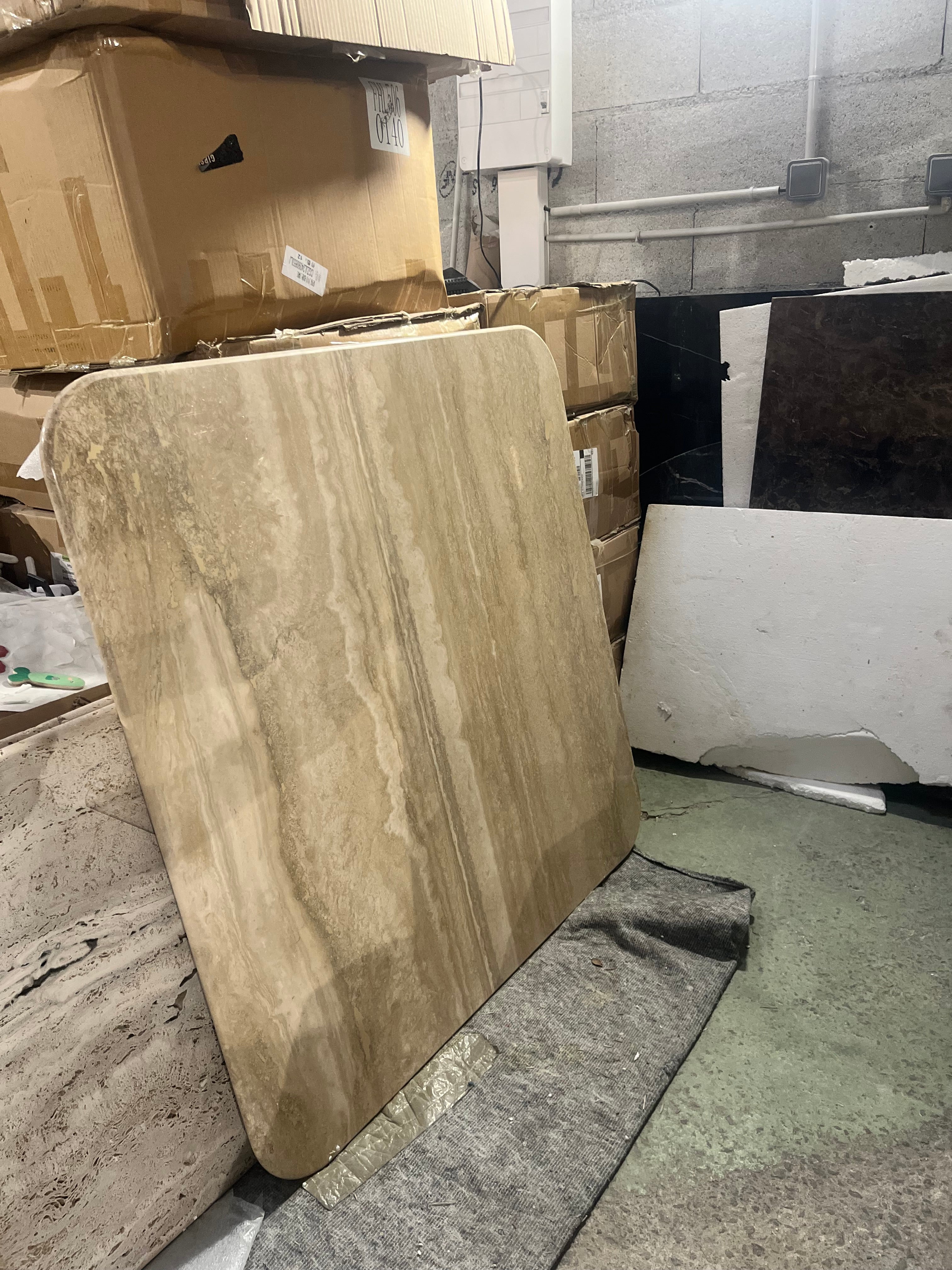 Table basse carrée 100% Travertin Romain (brut ou poli)