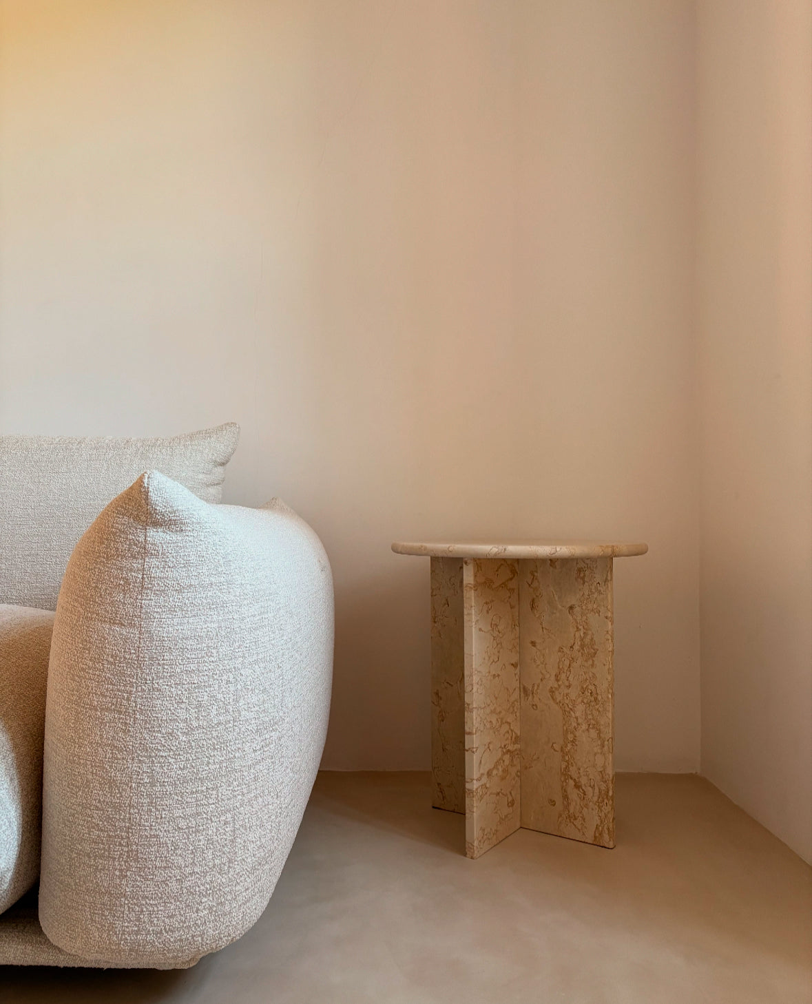 Table d’appoint ronde ou table de chevet 100% marbre Pierre de david