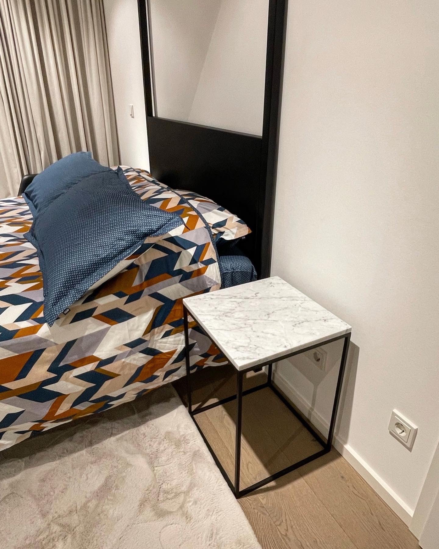 Bout de canapé x Blanc Carrare - GIPSY HOME