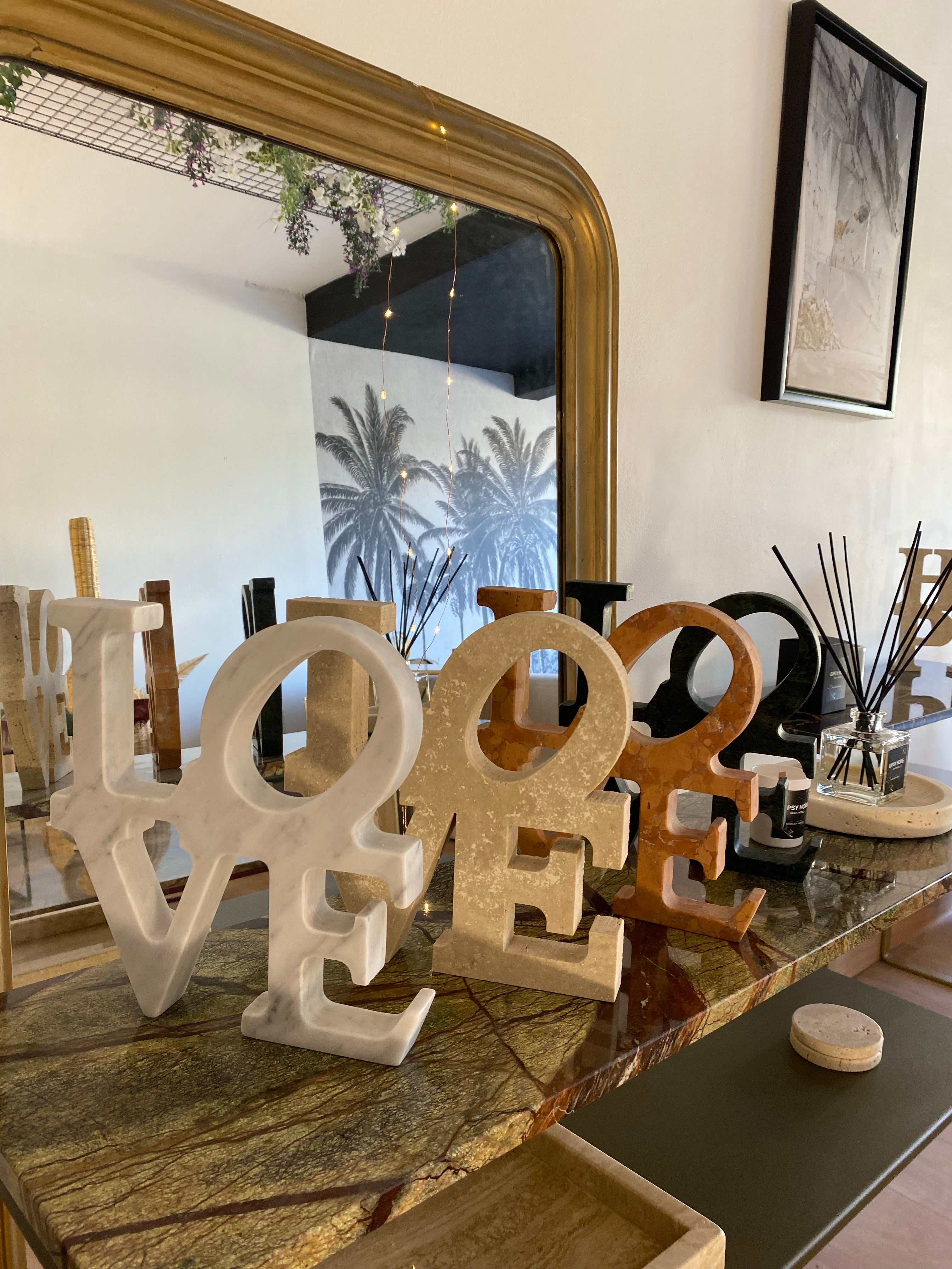 LOVE Sculpture (plus de coloris) - GIPSY HOME