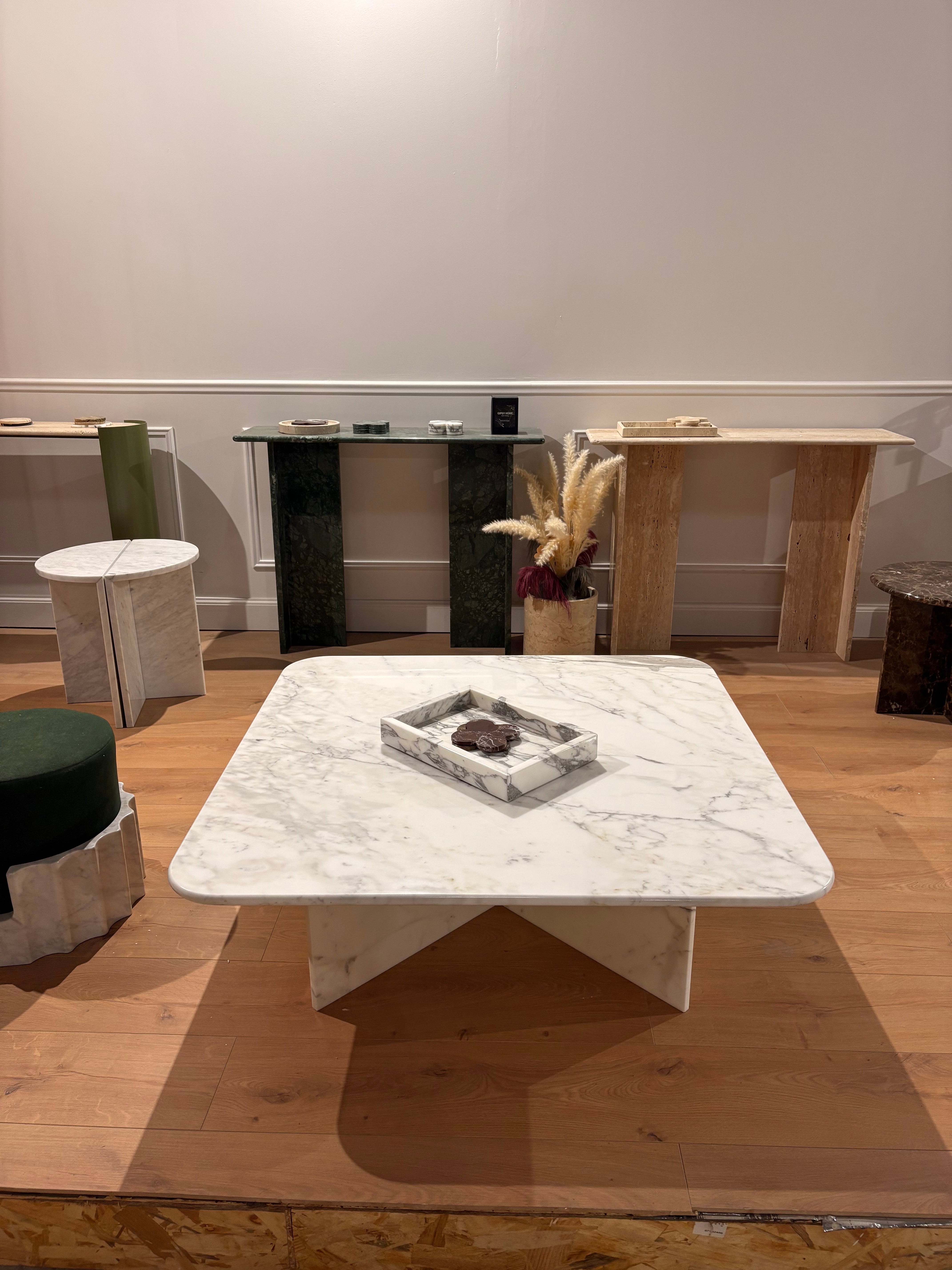 PRE-ORDER Square table 100% calacatta marble 
