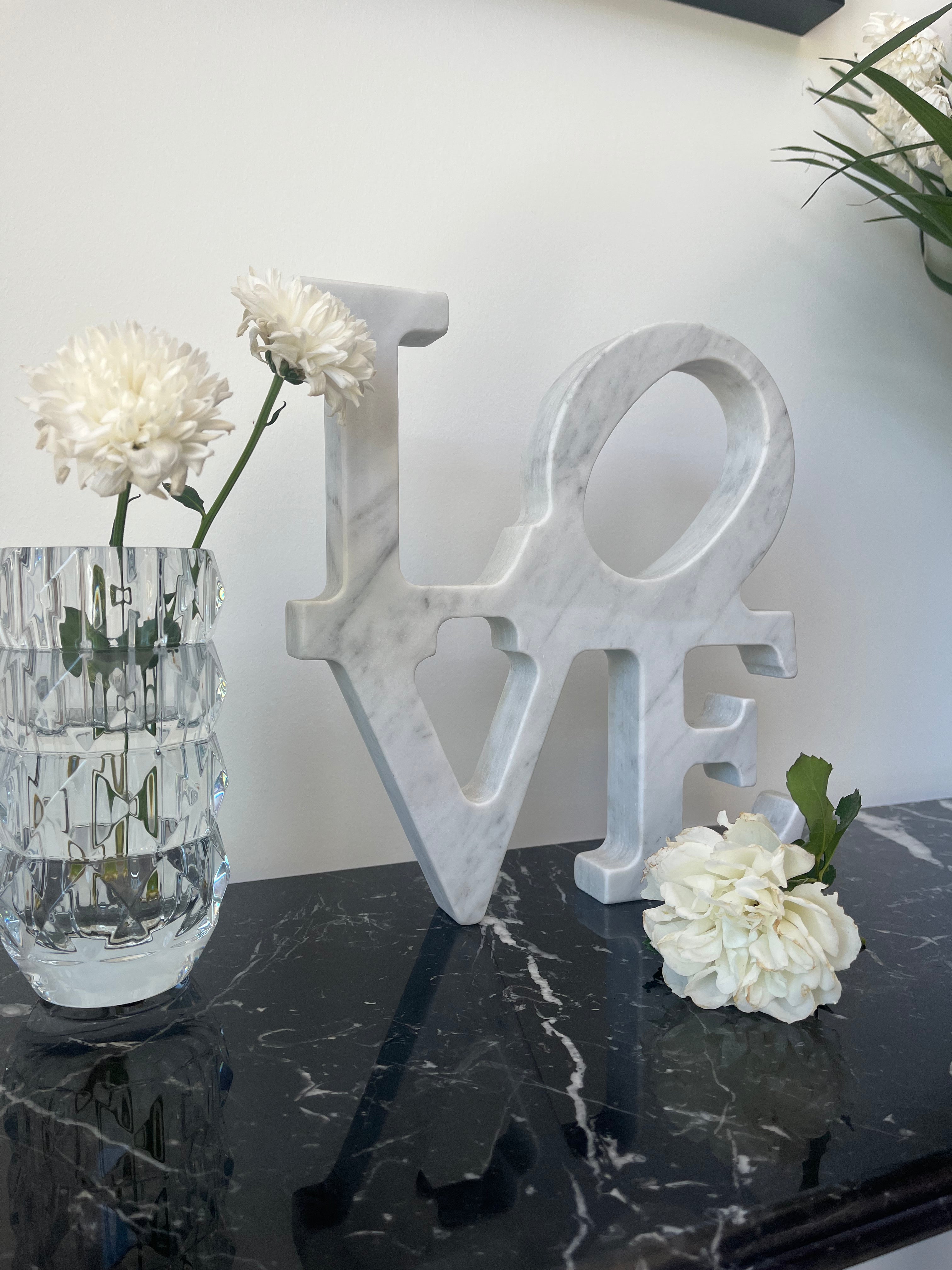 LOVE Sculpture (plus de coloris) - GIPSY HOME