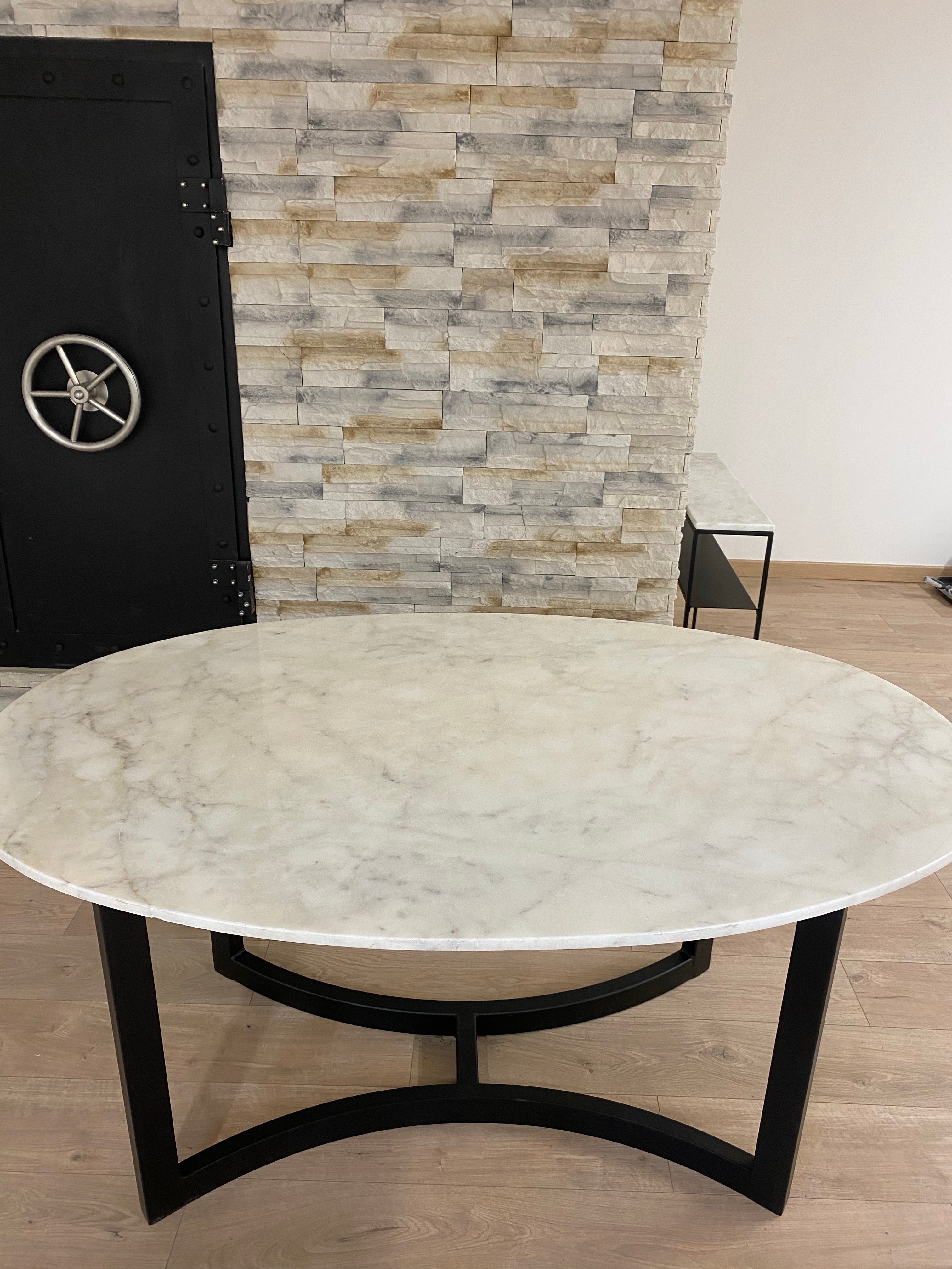 Oval Dining Table x Ibiza White Marble