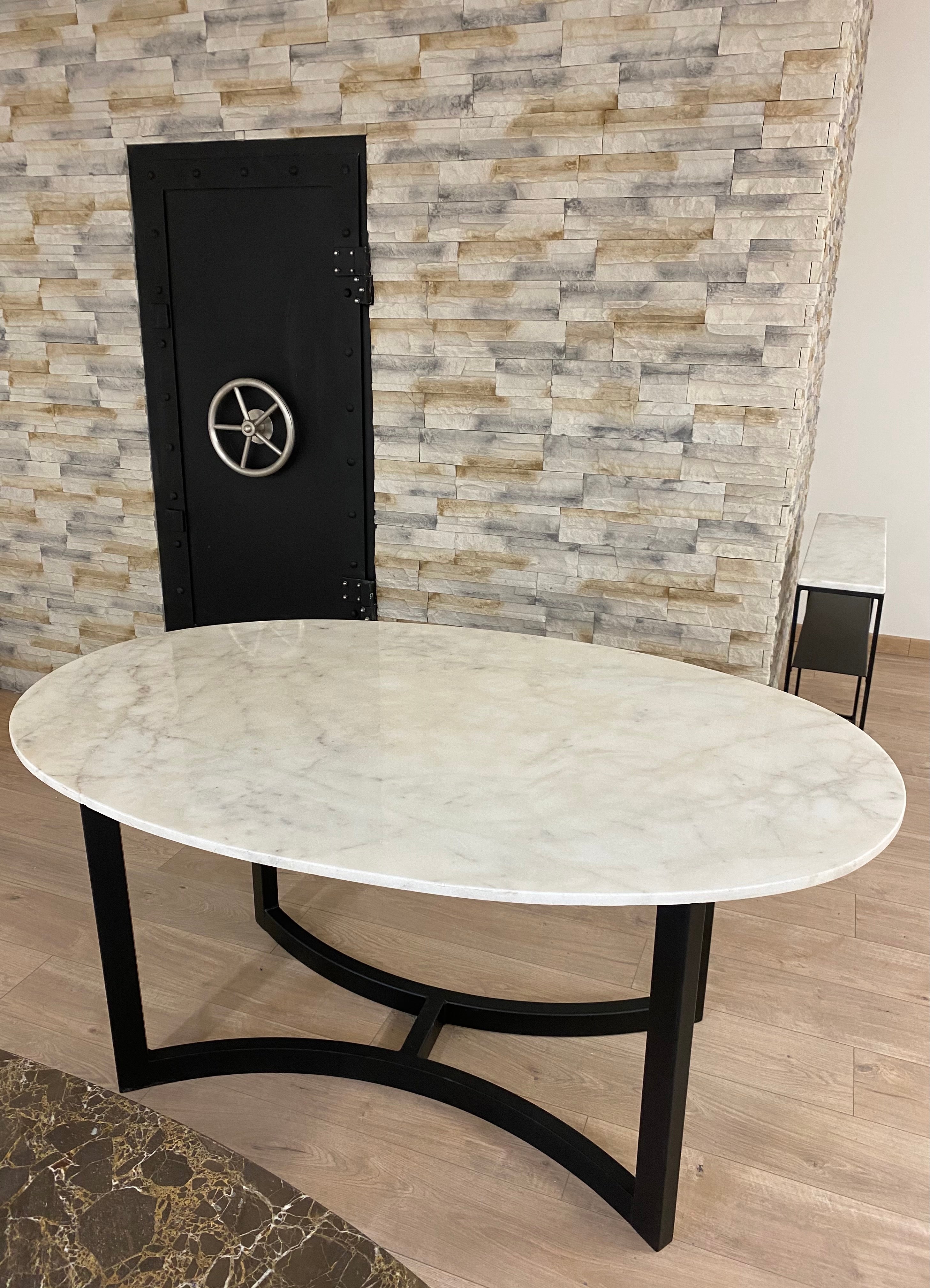 Oval Dining Table x Ibiza White Marble