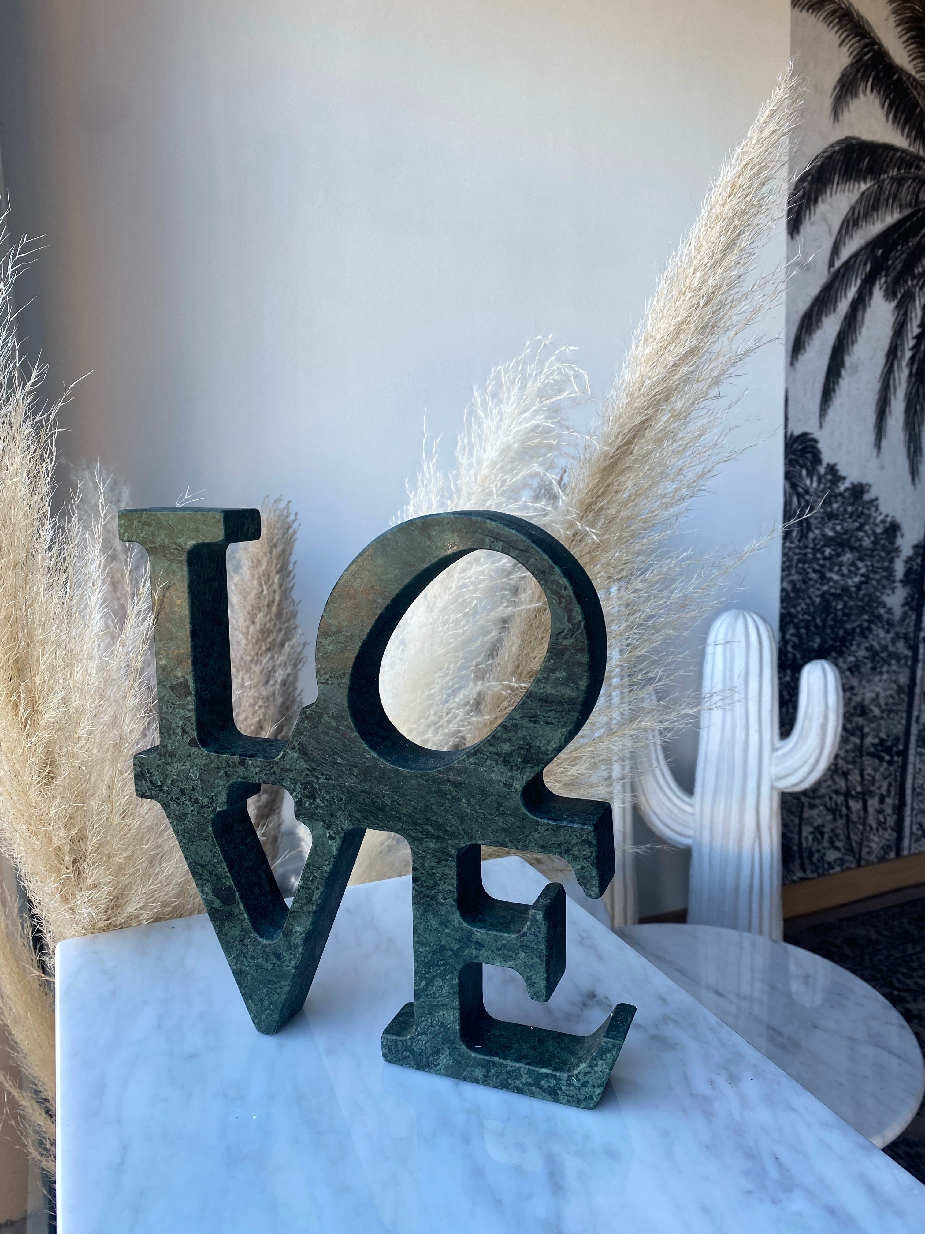 LOVE Sculpture (plus de coloris) - GIPSY HOME