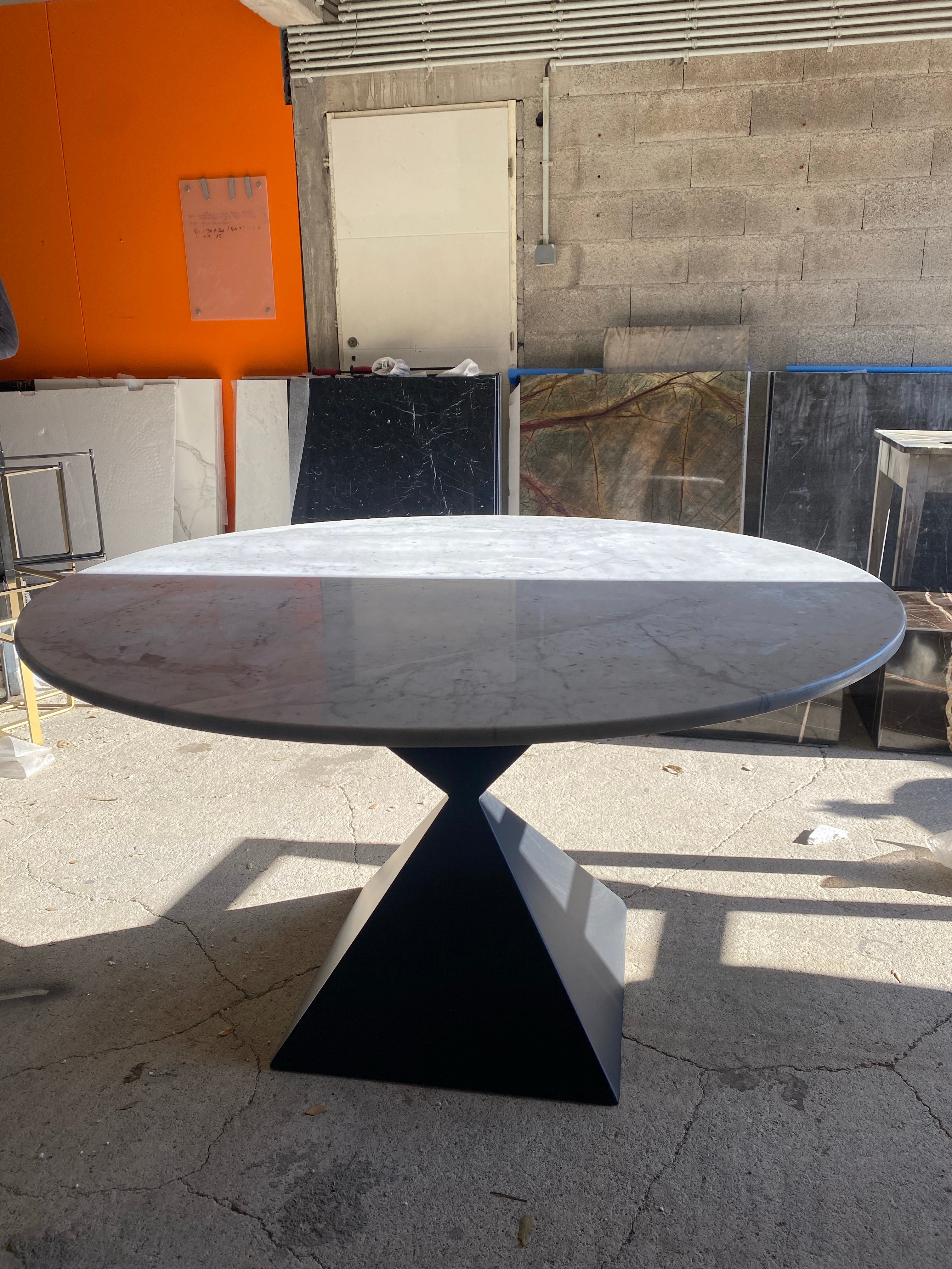 Round dining table D130 x Carrara marble